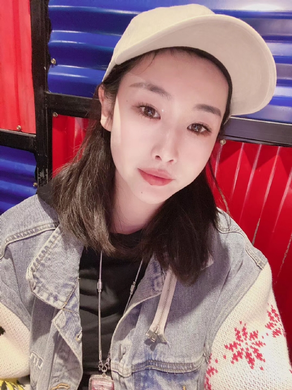 玲珑的第一张照片--澳门交友中心